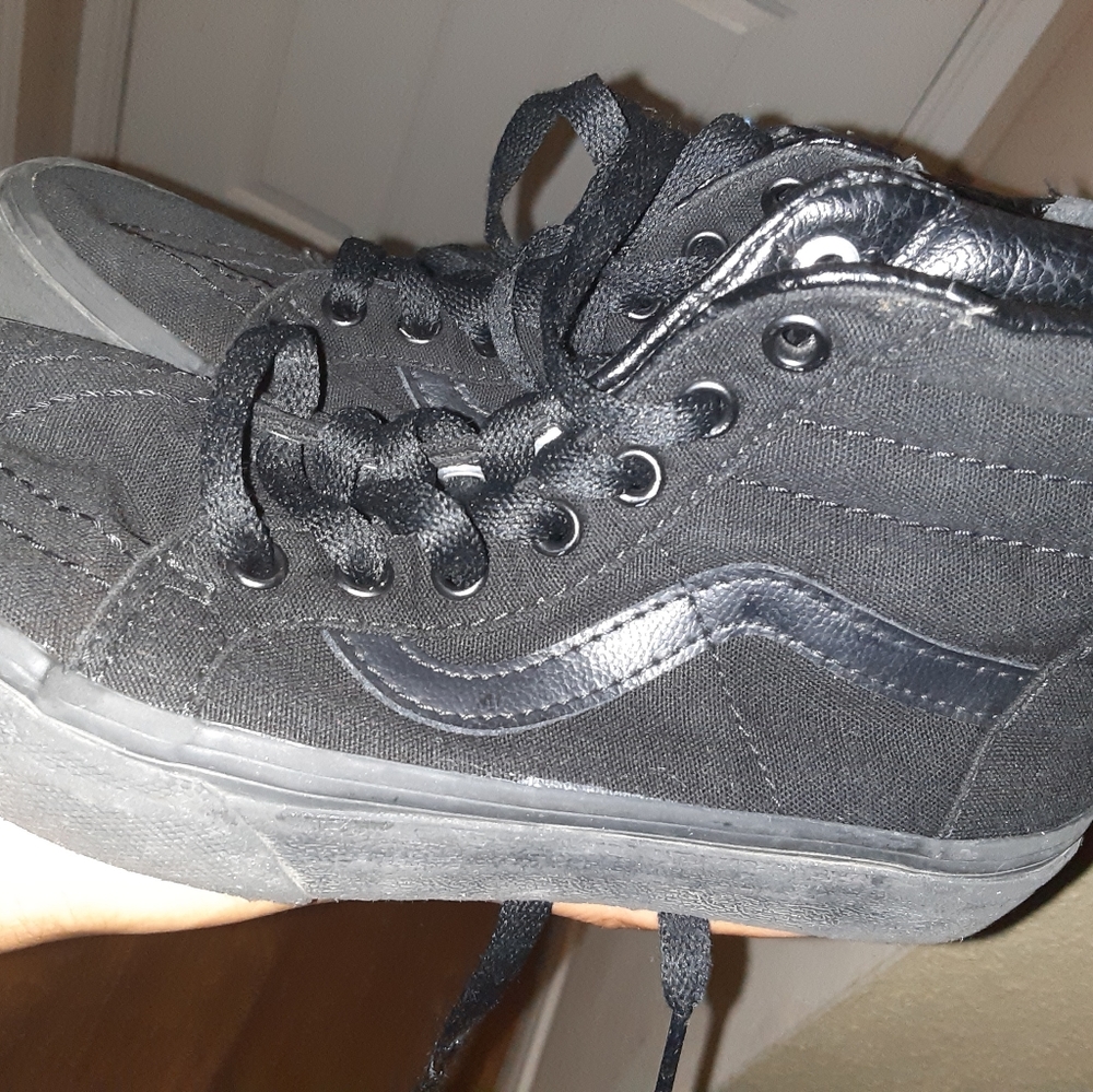 Vans - Picture 3 of 4